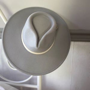 New altar’d state hat